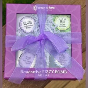 Ginger Lily Farms NIB Restorative Fizzy Bombs Gift Set